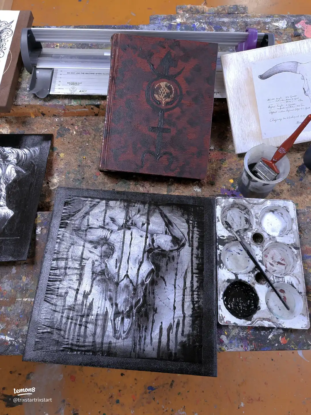 Handmade Film Props Art's images(0)