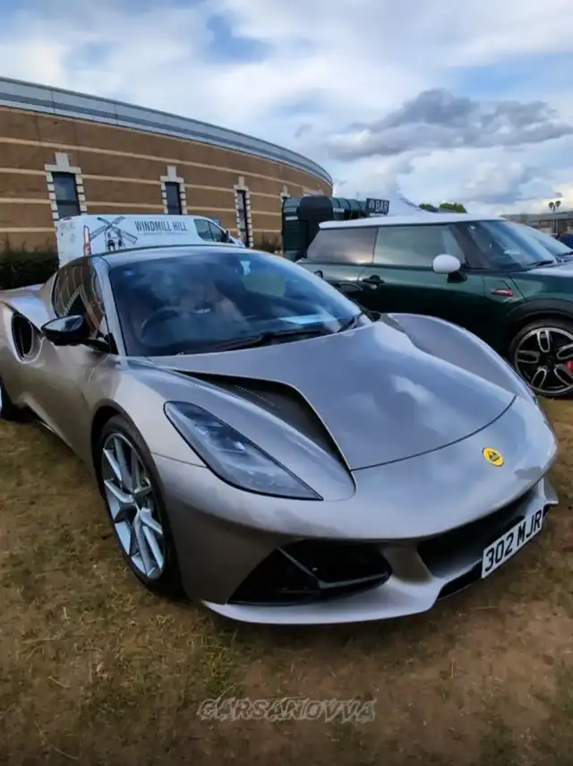 Lotus Emira